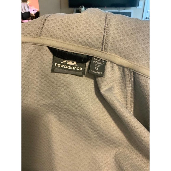 New Balance Black Shadow Run Jacket Water Resistant Size XL - Picture 10 of 10